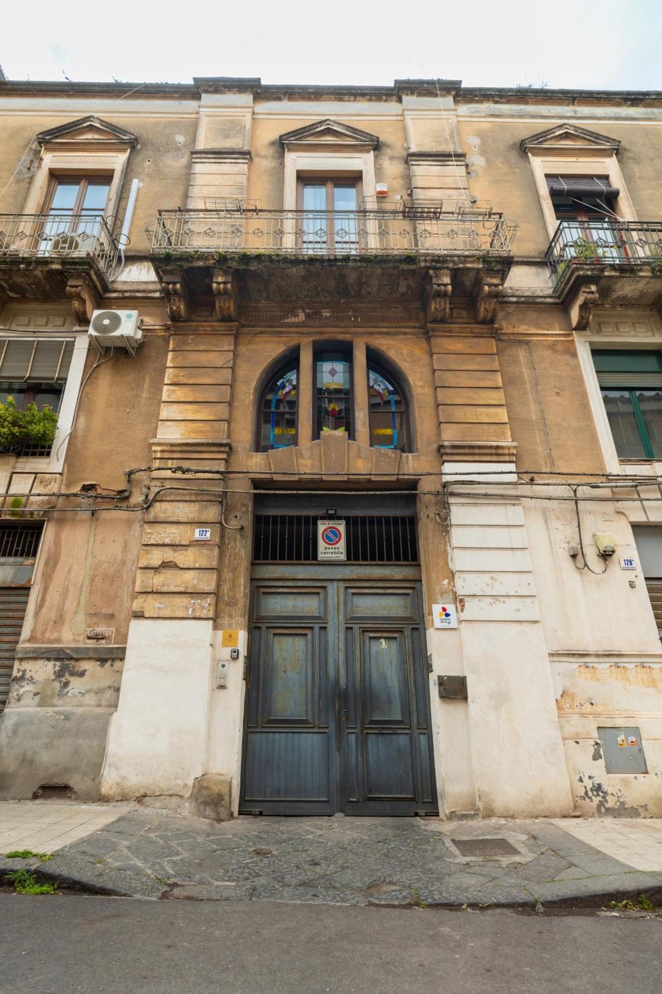 Canvas Sicily Apartment Catania Bagian luar foto