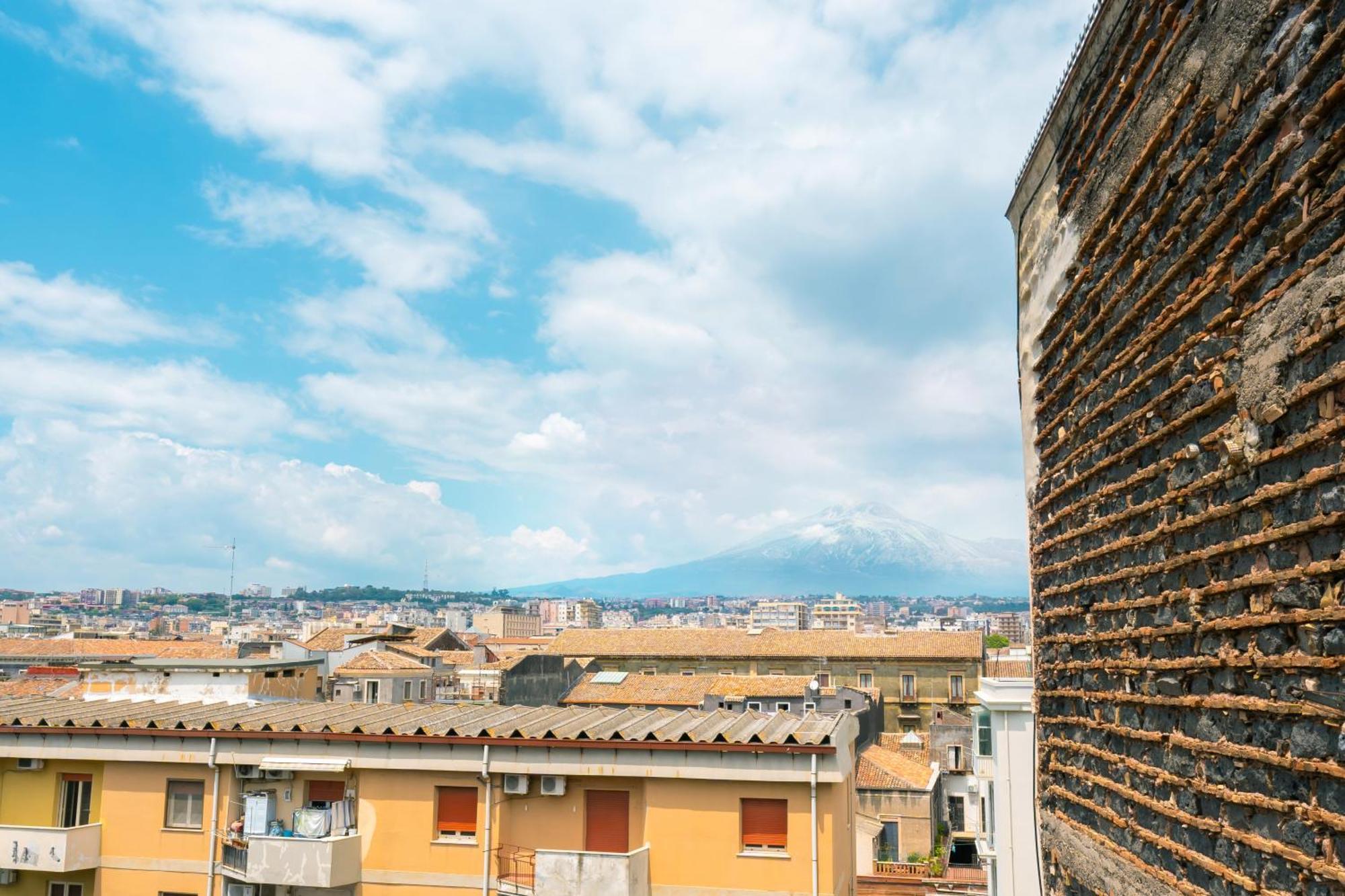 Canvas Sicily Apartment Catania Bagian luar foto